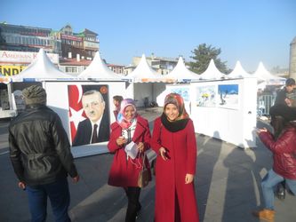 Durant le festival d'hiver d'Erzurum, une section est réservée à la peinture. Le portrait d'Erdogan, le président turc, y rencontre un franc succès