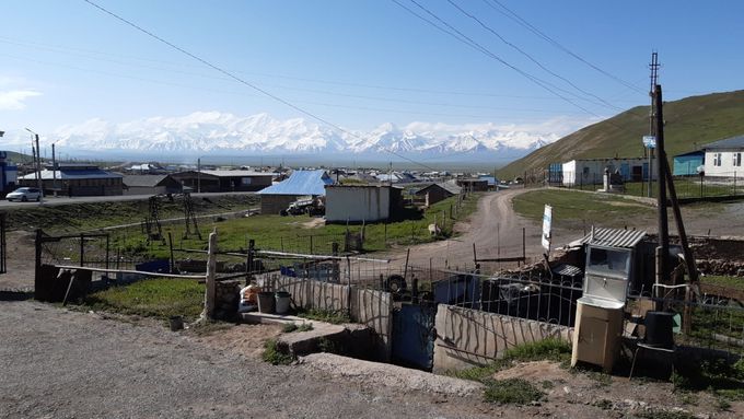 Depuis ma fenêtre. De l'autre côté, le Tadjikistan.